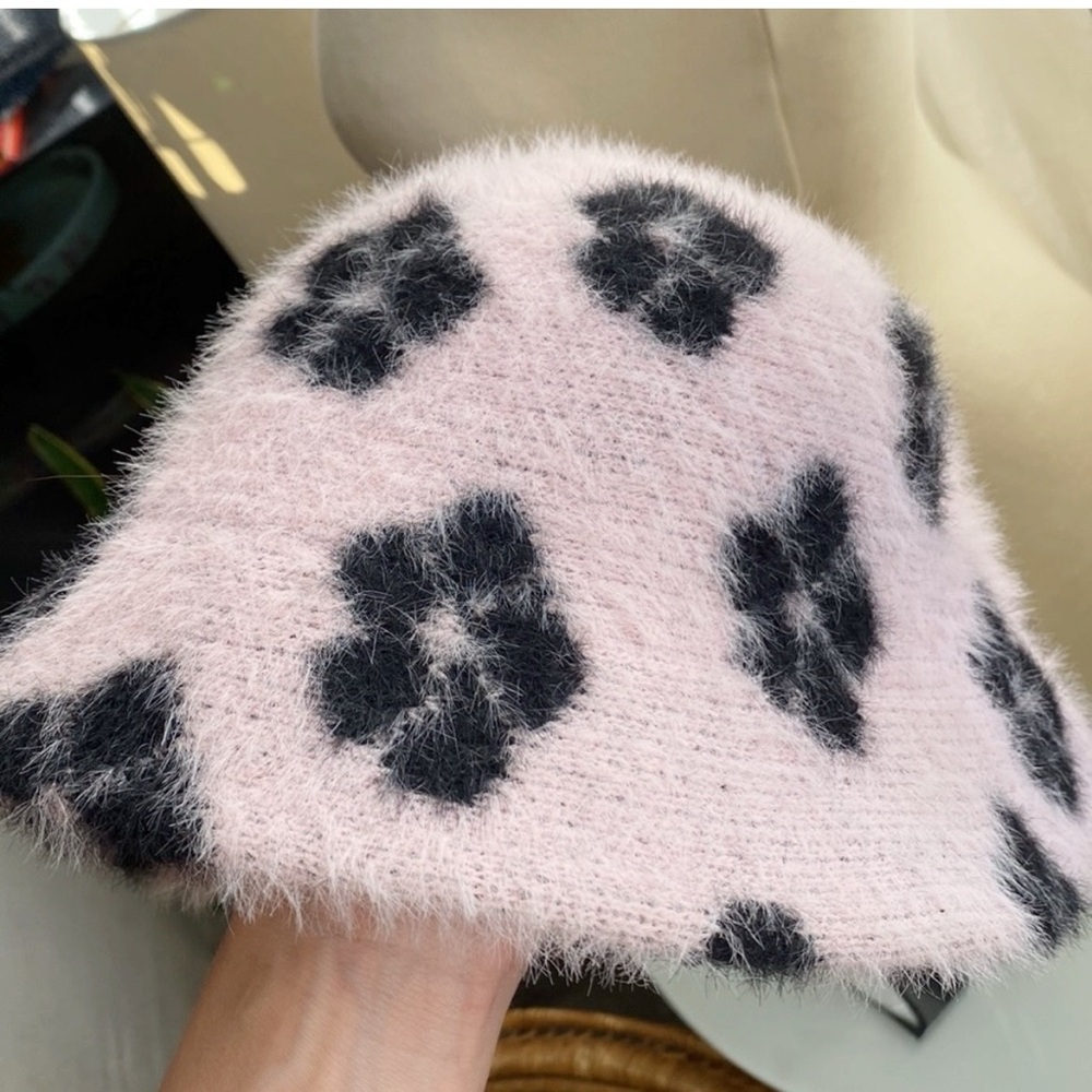 Urban Outfitters Juno Fuzzy Preppy Flower Pattern Y2K Bucket Hat - Picture 3 of 8